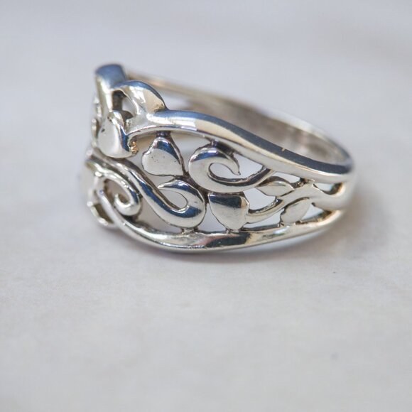 Sterling Silver Scroll & Heart Band Ring – Openwork “P. Ster” Design (Size 7.75) - Picture 4 of 11